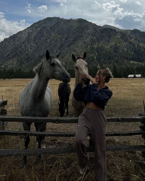 Horsey Life, Foto Cowgirl, Equestrian Aesthetic, Horse Aesthetic, Ranch Life, Horse Life, Horse Love, Horse Girl, Future Life