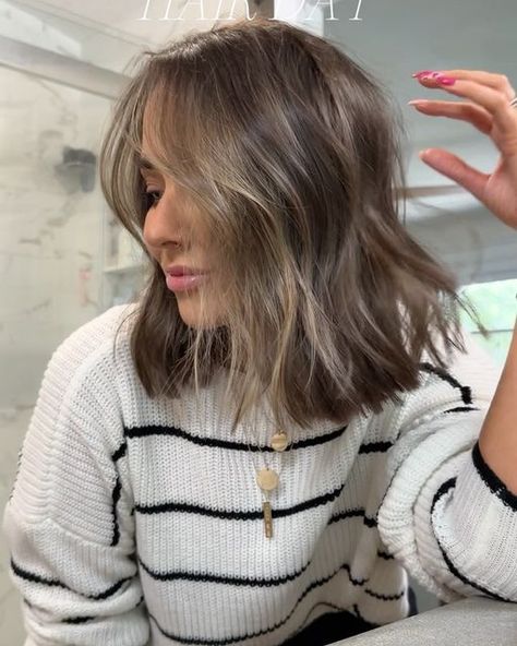 Short Hair Natural Balayage, Light Brown Hair Ash Highlights, Mousy Brown Short Hair, Short Hair With Dimension, Lob Haircut Brunette Balayage, Light Brown Balayage Cool Tones, Light Brunette Short Hair, Short Light Brunette Hair, Short Brown Hair With Dimension