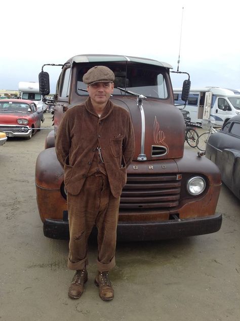 Mens Workwear Style, Workwear Vintage Menswear, 1930s Workwear, 60s Workwear, Workwear Menswear, Brown Corduroy Jacket, Max Fashion, Workwear Vintage, Masculine Style