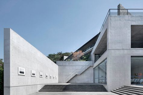 Benesse House Museum, Naoshima Island Japan (1992) | Tadao Ando | Image © Xia Zhi Tadao Ando Drawing, Tadao Ando House, Naoshima Island, Tadao Ando Architecture, Museum Plan, Tadao Ando, Japanese Architect, Cafe House, House Photography