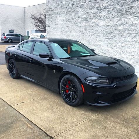 Blacked Out Hellcat, Black Dodge Charger, Charger Hellcat, Dodge Chargers, Dodge Charger Hellcat, Charger 2015, Charger Srt Hellcat, Dodge Charger Srt, Charger Srt