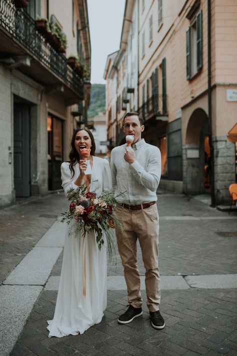 Fun Elopement Photos, Italy Elopement, Urban Wedding Photography, Pre Wedding Photoshoot Outfit, Wedding Photography Styles, Wedding Session, Courthouse Wedding, Urban Wedding, Civil Wedding