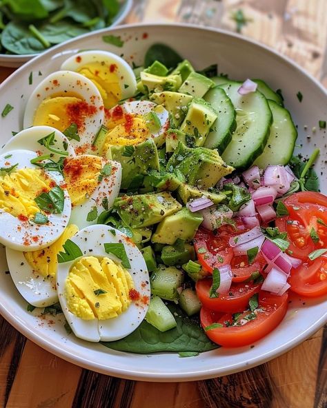 Eggs Tomato Avocado, Cucumber And Egg Salad, Cucumber Egg Salad, Tomato Eggs, Bars Ideas, Healthy Lunch Salad, Cucumber Tomato Avocado Salad, Healthy Diet Food, Cooking Aesthetic