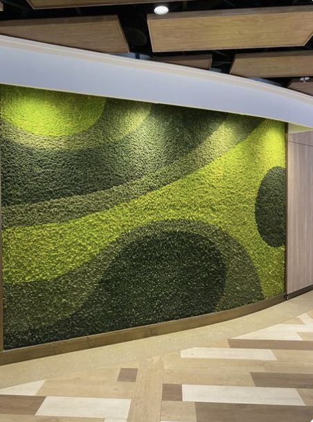 Artificial Grass Design Ideas for Interior Wall 2022 | Green Grass Wall Decoration Idea | Wall Decor Artificial Grass Design, Green Wall Design, Artificial Grass Wall, Grass Design, Artificial Green Wall, Garden Wall Designs, Vertical Garden Design, Moss Decor, Artificial Plant Wall