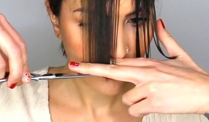 Curtain bangs are all the rage right now, everyone wants them, and I’m going to show you how to cut and style curtain bangs yourself at home. Cut Curtain Bangs, Fine Tooth Comb, Bangs Tutorial, Point Cut, How To Cut Bangs, Hairstyles Pictures, Hairdressing Scissors, Hair Color Techniques, Color Techniques