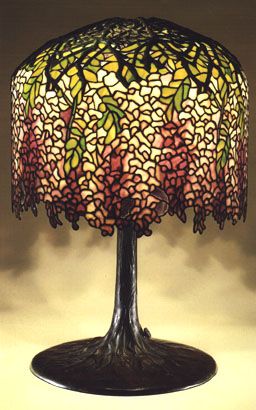 Pretty Lamps, Stained Glass Lighting, Victorian Lighting, Studio Lamp, Lampe Art Deco, Tiffany Studios, Tiffany Art, Antique Stain, Tiffany Stained Glass