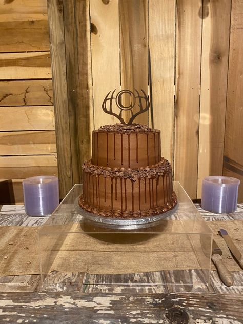 Deer Antler Cake Topper, Cowboy Grooms Cake, Grooms Cake Table Ideas Display, Chocolate Grooms Cake Ideas, German Chocolate Grooms Cake, Deer Grooms Cake, Grooms Cake Ideas Simple, Simple Grooms Cake, Grooms Cake Ideas Unique