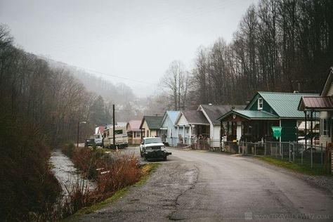 West Virginia Life Virginia Road Trip, West Virginia Aesthetic, Appalachia Aesthetic, Virginia Aesthetic, Virginia Gothic, Towns In West Virginia, West Virginia Girl, Mcdowell County, West Virginia History Pictures