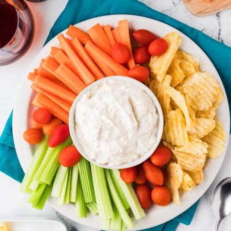 5-minute Greek Yogurt French Onion Dip - Pip and Ebby Dip For Chips, French Onion Dip Recipe, Pip And Ebby, Onion Dip Recipe, French Onion Dip, Greek Yogurt Recipes, Onion Dip, Yogurt Recipes, Chip Dip