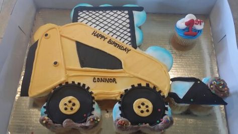 Skid loader Skid Loader Birthday Party, Skid Loader Birthday Cake, Skid Steer Cake, Jcb Cakes For Boys, Skid Steer Birthday Cake, Dumptruck Cupcake, Dump Truck Cakes For Boys, Cat Bday, Skid Loader