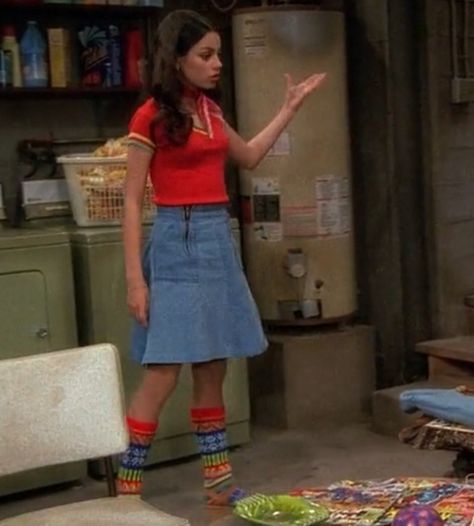 Jackie Thats 70 Show Outfits, That 70s Show Halloween Costume, Jackie That 70s Show Costume, Jackie Burkhart Costume, That 70s Show Jackie Outfit, Jackie From That 70s Show Outfits, Jackie Burkhart Aesthetic, That 70s Show Aesthetic Outfits, Thats 70 Show Outfit