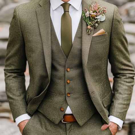 Groom Green Outfit, Olive Green Groom Suit, Olive Green Wedding Suit, Green Suit Men Wedding, Olive Green Wedding Ideas, Dark Green Suit, Vintage Wedding Groom, Green Groom, Green Tweed Suit