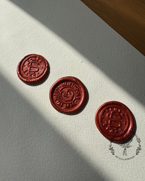 Making red wax seals for my Etsy shop 😍🎄 these will be part of another product (my Christmas personalised envelopes) but I think I’ll list them to buy on their own as well ✨ #etsyshop #etsysellersoninstagram #stationeryaddict #christmasiscoming #waxseal #smallbusiness #indieartist #etsymaker Wax Seal Ideas, Personalised Envelopes, Christmas Personalised, Wax Seal, Christmas Is Coming, Indie Artist, Wax Seals, Seals, Personalized Christmas