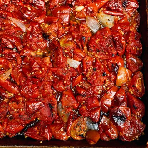 How To Roast Tomatoes, Dehydrating Potatoes, Freezer Salsa, Roasted Tomato Recipes, Roast Tomatoes, Dehydrate Potatoes, Pepper Rings, Pickled Peppers, Oven Roasted Tomatoes