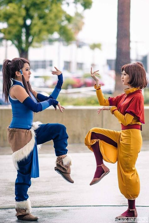 Korra and Jinora Avatar Cosplay, Cosplay Photography, Avatar The Last Airbender Art, Team Avatar, Avatar Airbender, Cosplay Tips, Avatar Aang, Amazing Cosplay, Legend Of Korra