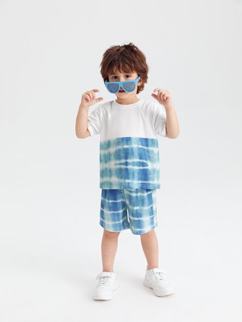 Spring Outfits Kids, Kids Wear Boys, Boys Summer Fashion, Boys Prints, Indigo Tie Dye, Tee Shorts, Zara Boys, Boys Ties, Toddler Boy Fashion