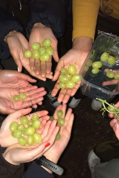 Grapes Under The Table New Years, New Years Grapes Ideas, Grapes New Years Eve, New Years Eve Grapes, Nye Grapes, New Years Eve Things To Do, 12 Grapes For New Years, New Year’s Eve Instagram Photos, New Years Party Ideas At Home Friends