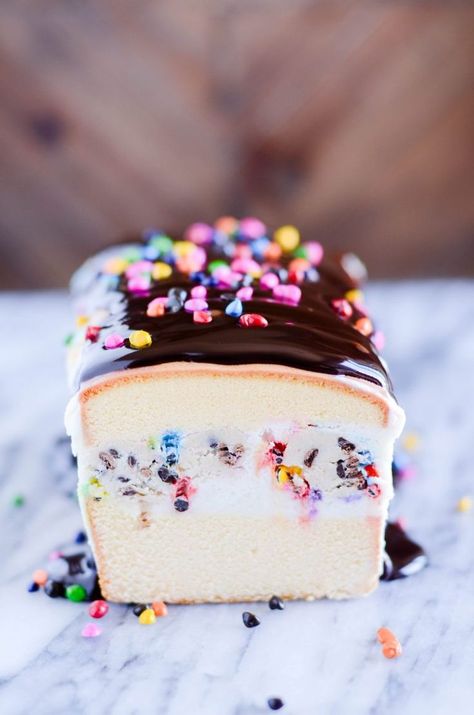 Birthday Ice Cream Cake, Cookie Dough Ice Cream Cake, Ice Cream Cookie Cake, Easy Cookie Dough, Eggless Cookie, Weight Watcher Desserts, Ice Cream Birthday Cake, Peanut Butter Oreo, Ice Cream Cake Recipe