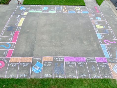 Made a driveway sized Monopoly board today with sidewalk chalk. | /r/mildlyinteresting | Mildly Interesting | Know Your Meme Chalk Art Games, Driveway Chalk Ideas, Chalk Games Outside, Sidewalk Chalk Art Ideas Creative, Easy Side Walk Chalk Art, Chalk Driveway, Cool Chalk Ideas, Driveway Chalk Art, Cute Chalk Ideas