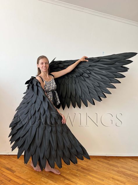 Movable Wings Diy, Cosplay Wings Diy, Fallen Angel Costume Diy, Black Wings Costume, Fallen Angel Costume, Forest Costume, Angel Ideas, Devil Wings, Wings Cosplay