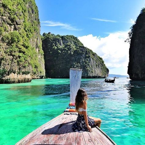 🌴Location: Phi Phi Island, Thailand 📷Photo via: @chloe_bhKho ✉ Plan your next… Thailand Pictures, Thailand Outfit, Thailand Photos, Patong Beach, Phi Phi Island, Koh Phangan, Halong Bay, Travel Goals, Wanderlust Travel