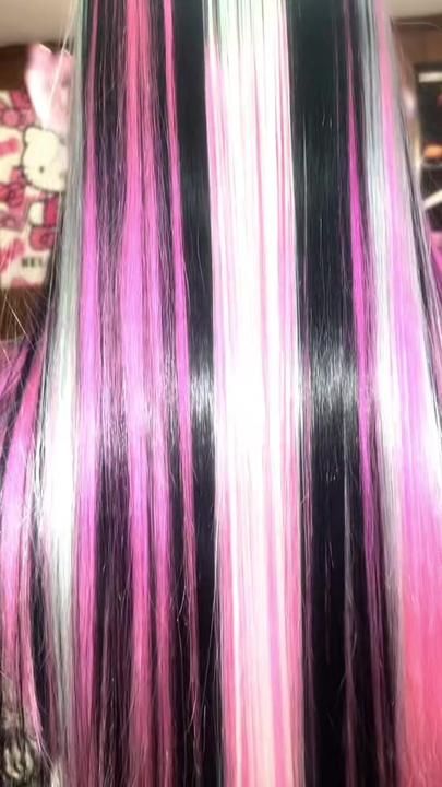 Goth Skunk Hair, Pink White And Black Hair, Brown And Pink Striped Hair, Blonde And Dyed Hair, Chunky Hairlights, Coloured Hair Inspiration, Colored Hair With Black, Pink And Black Skunk Hair, Pink And Blonde Highlights In Black Hair