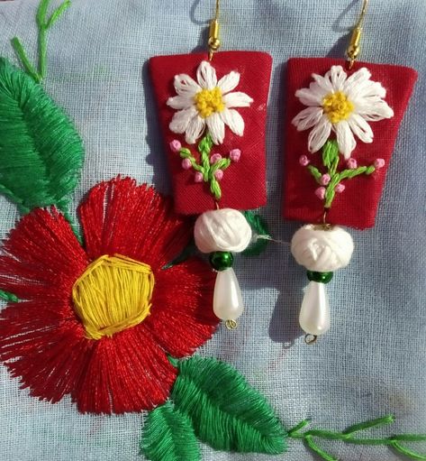 Hand Embroidery Earrings, Diy Embroidery Earrings, Embroidery Jewellery, Embroidery Hoop Decor, Hand Embroidered Jewelry, Embroidery Earrings, Textile Earrings, Diy Earrings Easy, Diy Wire Earrings