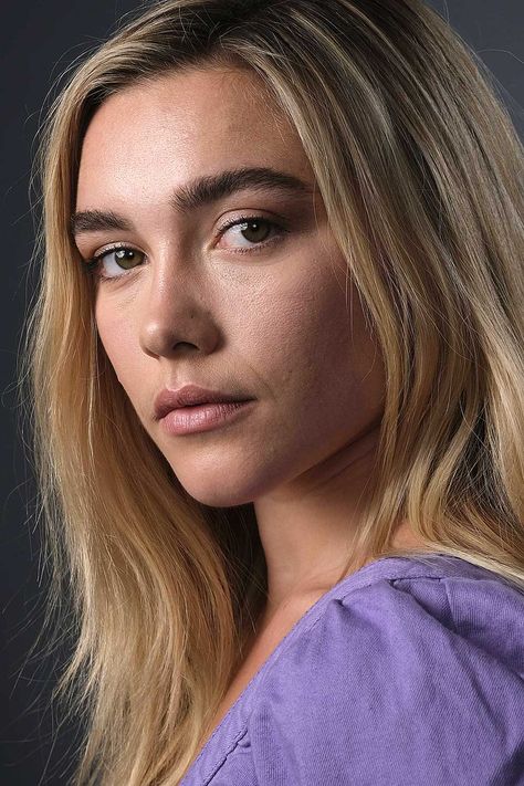 Florence Pugh No Makeup, Florence Pugh Wallpaper, Press Photoshoot, Celebrity Headshots, Head Reference, Side Portrait, Headshots Women, Headshot Poses, Actor Headshots