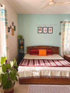 India Room Decor Indian Style, Bedroom Paint Ideas Indian, Room Decor Bedroom Indian, Parents Room Ideas, Indian Room Decor Ideas Bedroom, Indian Bedroom Colour Ideas, Simple Small Indian Bedroom Ideas, Colourful Bedroom Aesthetic, Room Decor Ideas Indian