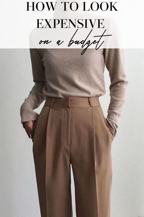 Neutral Outfit Work, Accessories For Brown Outfit, Outfit Expensive Look, How To Look Smart Women, Smart Feminine Outfits, How To Wear Neutral Colors, Chic Easy Outfits, Outfits With Neutral Colors, Colors That Make You Look Rich