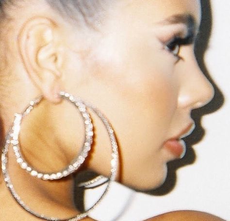 Baddie Earrings, Ear Piercing Aesthetic, Hoop Earrings Aesthetic, Earrings Aesthetic, Dope Jewelry, Jewelry Lookbook, Girly Jewelry, Jewelry Inspo, Just Girl Things