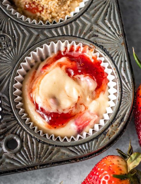 Strawberry Swirl Coffee Cake Muffins Texas Muffins, Strawberry Jam Muffins Recipe, Strawberry Jam Muffins, Pound Cake Muffins, Swirl Muffins, Strawberry Muffin Recipes, Strawberry Stuff, Strawberry Pie Filling, Coffee Cake Muffins