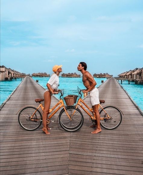 Unique Honeymoon Destinations, Successful Influencer, Maldives Wedding, Best Honeymoon Resorts, Honeymoon On A Budget, Maldives Vacation, Annoying Things, Honeymoon Inspiration, Honeymoon Pictures