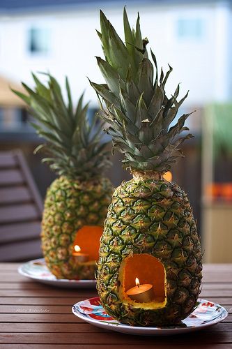 Hawaiian Theme Food, Hawaiian Party Food, Carved Pineapple, Pineapple Candle, Pumpkin Idea, Caribbean Party, Luau Food, Tropical Theme Party, Moana Theme