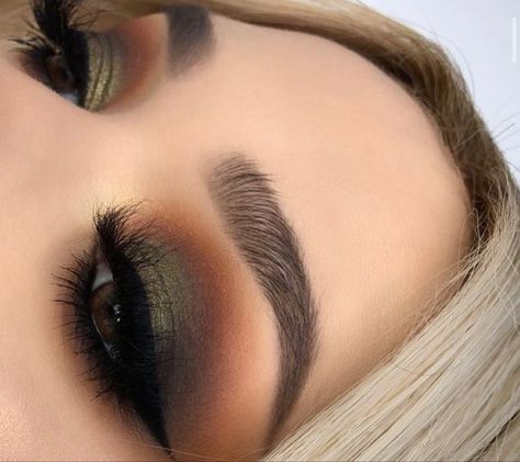 Olive Makeup, Matte Make Up, Make Up Designs, Makeup Eyeshadow Palette, Beauty Make-up, Green Makeup, Makijaż Smokey Eye, Green Eyeshadow, Makeup Eye Looks