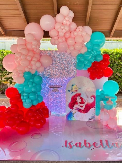 Ariel Balloon Garland, Little Mermaid Balloon Garland, Little Mermaid Centerpiece Ideas, Mermaid Centerpiece Ideas, Mermaid Pool Party Ideas, Little Mermaid Centerpieces, Little Mermaid Decorations, Little Mermaid Party Ideas, Mermaid Party Decor