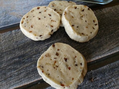 "Chestnut Shortbread" - Chowdown Lowdown Chestnut Recipes, Holiday Platters, Small Batch Baking, Roasted Chestnuts, Food Pics, Baked Goodies, Flat Tummy, Shortbread Cookies, Confectioners Sugar