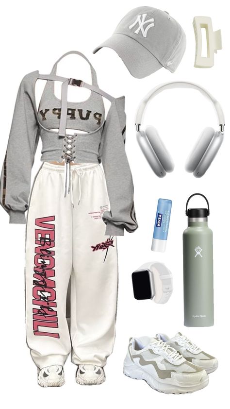 #sporty #athletic #aesthetic #ootd #outfit #selfcareaesthetic #selfcare Sporty Girl Aesthetic, Sporty Y2k, Ateez Concert, Athletic Aesthetic, Wrestling Gear, Sporty Aesthetic, Aesthetic Ootd, Gym Aesthetic, Totally Spies