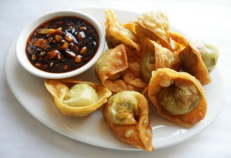 Fried Vegetable Wontons The Chinese Story   Deep fried momos with an added crunch is sure to give your taste buds a much needed surprise. So bite, crunch and munch these little pockets of joy! Vegetable Wontons, Vegetarian Wonton, Wonton Recipe, Canned Crab Meat, Balsamic Sauce, Chicken Wontons, Fried Wontons, Maple Balsamic, Wonton Recipes