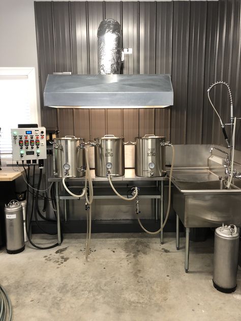 3 Vessel Herms - 15 gallon capacity Home Brewery Design, Brew Room, Beer Room, Homemade Kombucha, Brewery Design, Log Cabin Rustic, Home Brewery, Beer Store, Home Brewing Beer