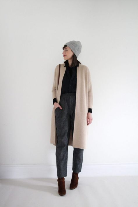 30+ WINTER LOOKS & NEW STYLE INSPO Dress In Winter, Cold Weather Dresses, Old Sweater, Cozy Winter Outfits, Warm Dresses, Style Inspiration Winter, Cold Weather Fashion, Coat Outfits, Summer Fabrics