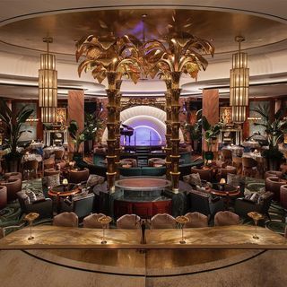 Delilah at Wynn Las Vegas (@delilahlv) • Instagram photos and videos Dining Room Design Modern Chic, Wynn Hotel Las Vegas, Dining Table Decor Ideas, Chic Dining Table, Las Vegas Trip Planning, Best Restaurants In La, Dining Room Decor Ideas, Room Design Modern, Dining Room Design Modern