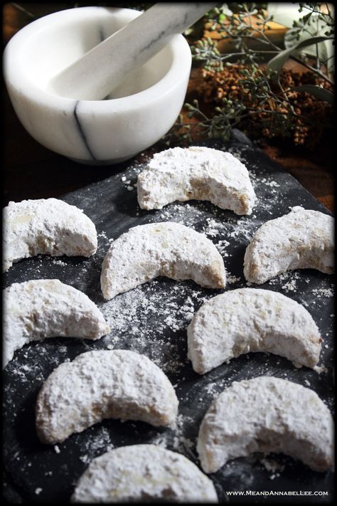 Crescent Moon Cookies, Almond Crescent Cookies, Italian Biscuits, Moon Cookies, Crescent Cookies, Kitchen Witch Recipes, Annabel Lee, Cookies Christmas, Dark Side Of The Moon