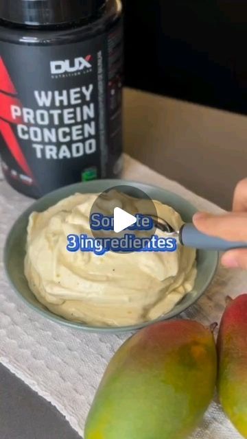 500_receitaszeroo on Instagram: "DEIXE UM ♥️ SE VOCÊ GOSTOU Compartilhe essa delícia com uma amiga e já nos siga: @500_receitaszeroo Parece piada, mas esse sorvete só levam 3 ingredientes!!! Já marca nos comentários quem vai ficar te devendo essa delícia. INGREDIENTES - 3 bananas pratas congeladas - 1 manga congelada 2 scoop de whey da duxnutritionlab sabor baunilha by jarllesgois Procurando por deliciosas receitas sem açúcar e glúten, mas não quer gastar uma fortuna em ingredientes caros ou passar horas na cozinha? Então você precisa conferir o e-book 500 receitas zero açúcar e glúten que temos para você! Então, se você quer desfrutar de comida saudável e deliciosa sem gastar muito tempo ou dinheiro, experimente as nossas 500 receitas zero açúcar e glúten hoje mesmo! 👉Para adqui Whey Protein, Bananas, On Instagram