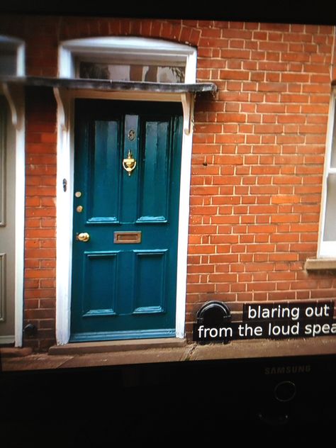 Glossy teal front door with red brick. Make the front entrance pop. Front Door Brick House, Teal Front Door, Brick House Front Door Colors, Orange Brick Houses, Brick House Colors, Teal Front Doors, Red Brick House Exterior, Exterior House Doors, Teal Door