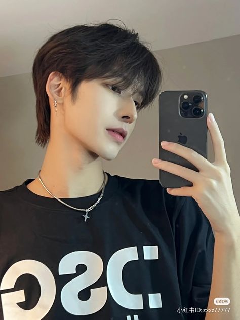 Straight Hair No Styling, Guy Haircuts Straight Hair, Hair No Styling, Straight Hair Men, Haircut Reference, Guy Haircuts, Guy Hairstyles, Hair Style Korea, Style Korea