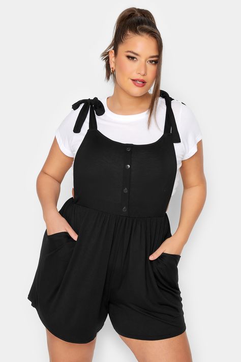 Yours Clothing Dungaree Outfits, Dungaree Outfit, Short Dungarees, Dungaree Shorts, Wheelchair Fashion, Walking Outfits, Plus Size Summer Outfits, Dungarees Shorts, Short Design