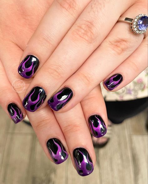 Metal Concert Nails, Black And Dark Purple Nails, Purple Flame Nails, Dark Purple And Black Nails, Flames Nails, Black And Purple Nails, Flame Nails, Dark Purple Nails, Concert Nails