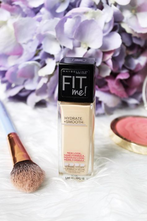 Maybelline Fit Me Hydrate + Smooth Foundation Review Makeup Fit Me, Maybelline Products, Fit Me Foundation, Maybelline Cosmetics, Dewy Foundation, Maybelline Fit Me Foundation, Perfect Makeup Look, Foundation Shade, Smooth Skin Texture