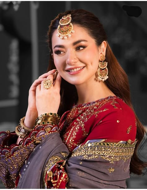 Hania Amir Aesthetic, Red Saree Wedding, Killer Quote, Sajal Aly, Simple Lehenga, Hania Amir, Iqra Aziz, Asim Jofa, Mahira Khan